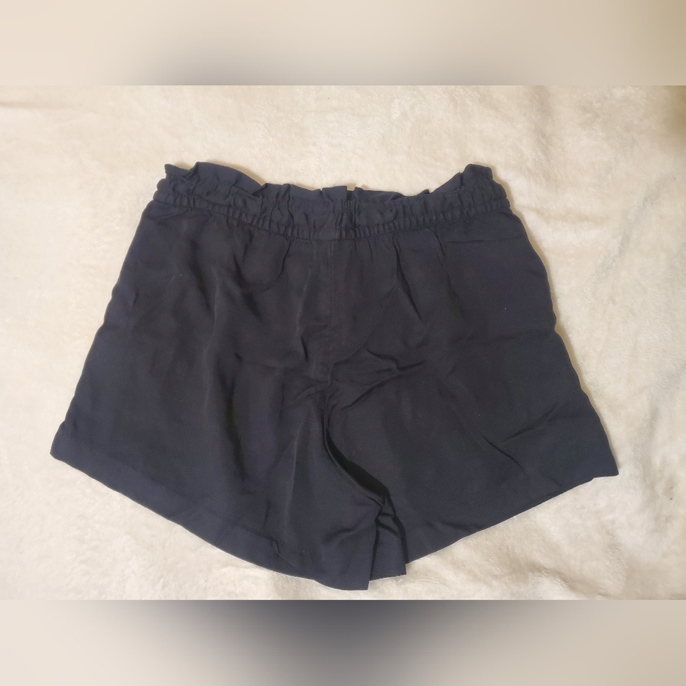 H&M Shorts - Picture 2 of 2
